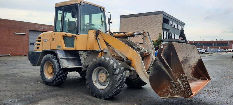 Komatsu WA95-3 - Колёсный погрузчик: фото 2 Komatsu WA95-3 - Колёсный погрузчик: фото 2