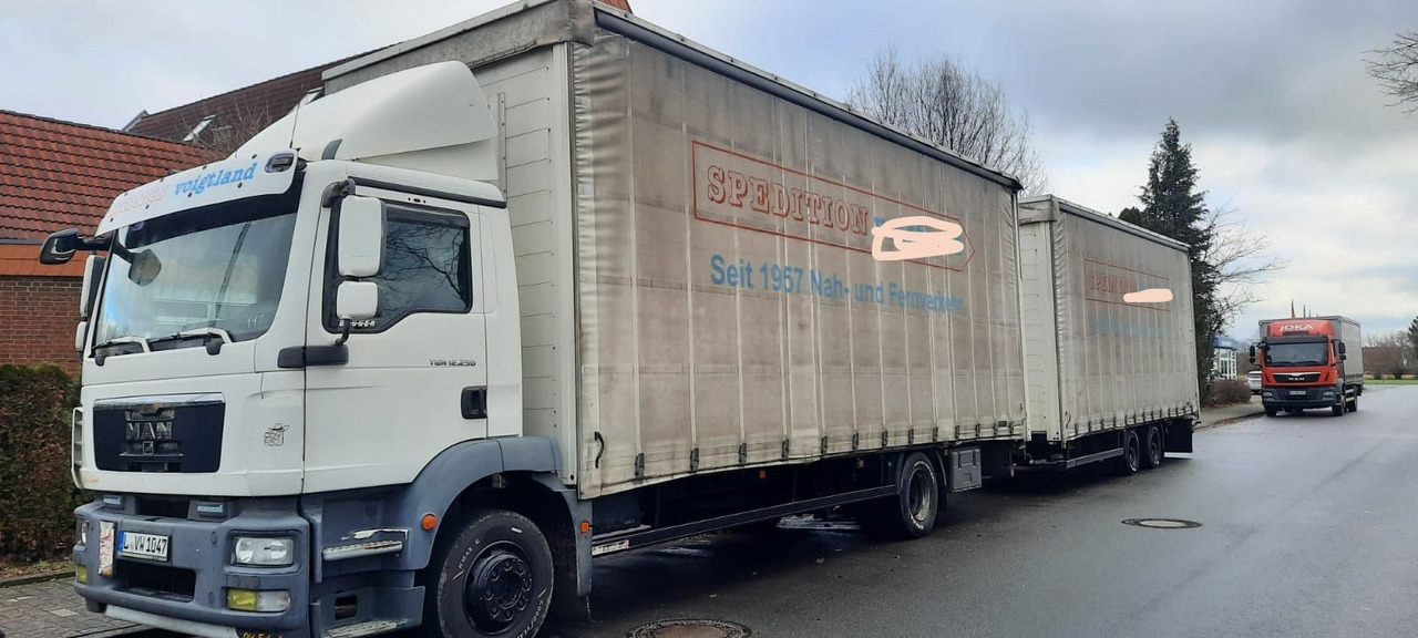 MAN 12.250 TGM Jumbo Mit Anhänger - Тентованный грузовик, Тентованный прицеп: фото 1 MAN 12.250 TGM Jumbo Mit Anhänger - Тентованный грузовик, Тентованный прицеп: фото 1