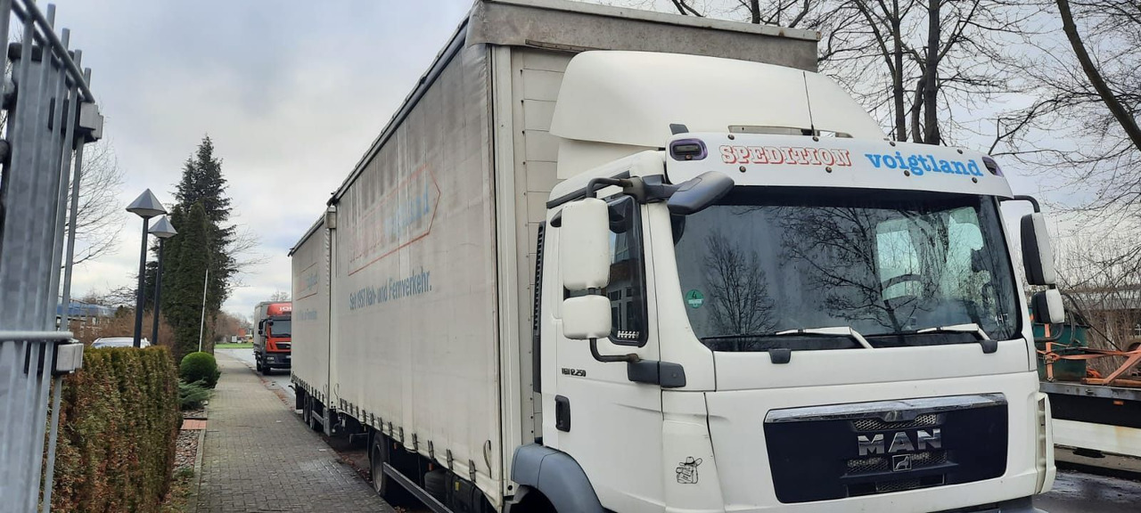 MAN 12.250 TGM Jumbo Mit Anhänger - Тентованный грузовик, Тентованный прицеп: фото 2 MAN 12.250 TGM Jumbo Mit Anhänger - Тентованный грузовик, Тентованный прицеп: фото 2