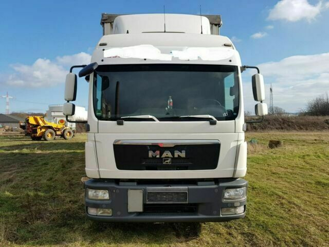 MAN TGL8.240 G.Haus/2xBett Klima AHK - Тентованный грузовик: фото 1 MAN TGL8.240 G.Haus/2xBett Klima AHK - Тентованный грузовик: фото 1