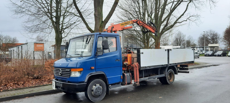 Mercedes-Benz 814 Pritsche mit Kran+Greifer - Грузовик бортовой/ Платформа, Автоманипулятор: фото 1 Mercedes-Benz 814 Pritsche mit Kran+Greifer - Грузовик бортовой/ Платформа, Автоманипулятор: фото 1