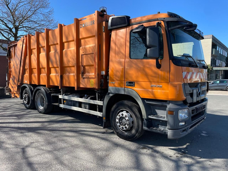 Mercedes-Benz Actros 2536 6x2 Blatt/Luft Müllwagen - Мусоровоз: фото 2 Mercedes-Benz Actros 2536 6x2 Blatt/Luft Müllwagen - Мусоровоз: фото 2