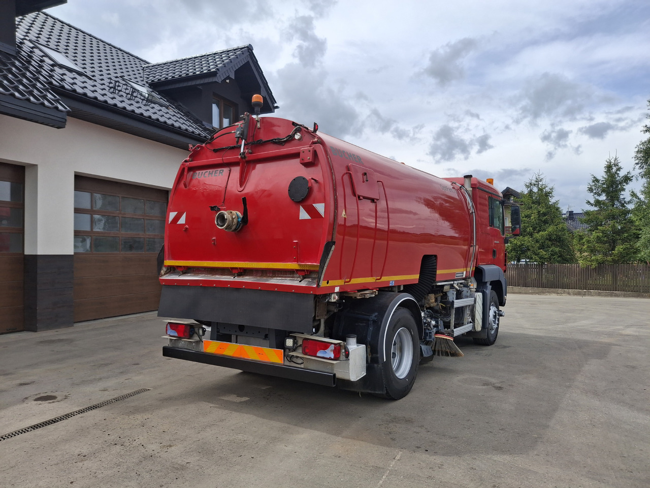 MAN TGS 18.320 Zamiatarka Kehrmaschine BUCHER 2 Motoren Karcher Szczotki L/R - Подметально-уборочная машина: фото 5 MAN TGS 18.320 Zamiatarka Kehrmaschine BUCHER 2 Motoren Karcher Szczotki L/R - Подметально-уборочная машина: фото 5