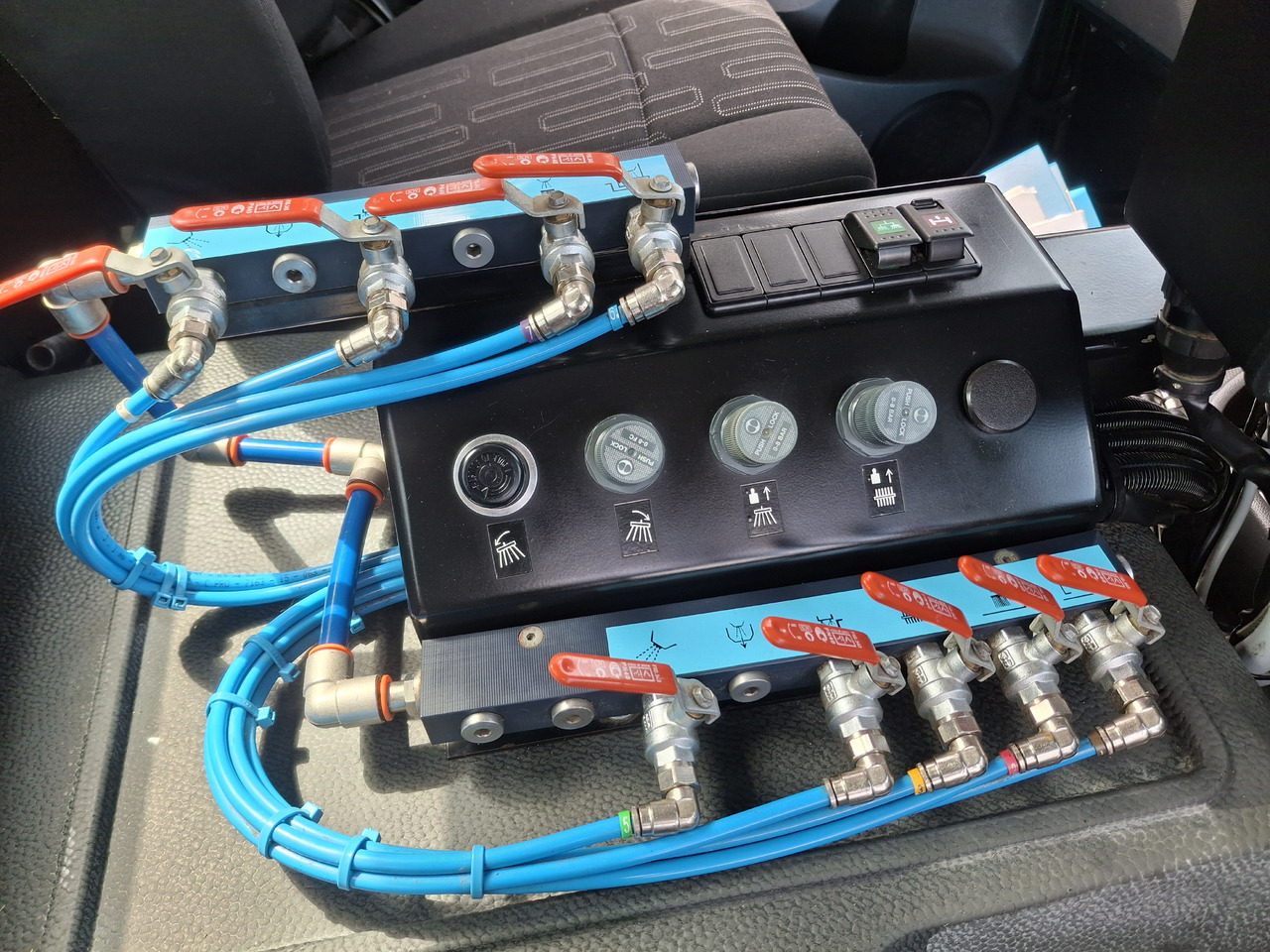 Подметально-уборочная машина MERCEDES-BENZ Atego 1523 Zamiatarka Kehrmaschine Schmidt SK600 Karcher 2 Motoren Euro 6 PM10 Rura Do Liści: фото 34