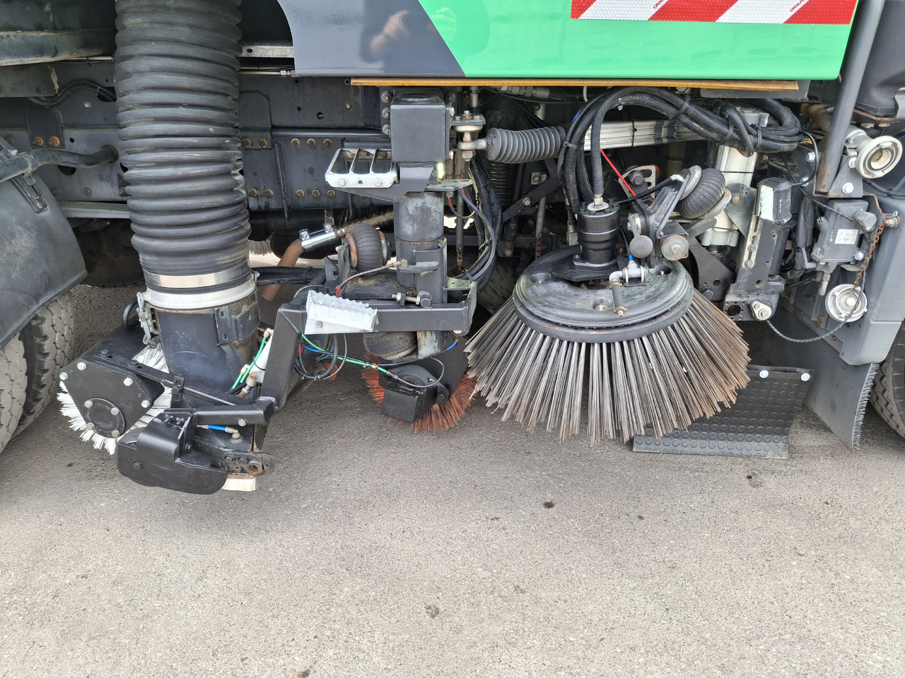 Подметально-уборочная машина MERCEDES-BENZ Atego 1523 Zamiatarka Kehrmaschine Schmidt SK600 Karcher 2 Motoren Euro 6 PM10 Rura Do Liści: фото 9