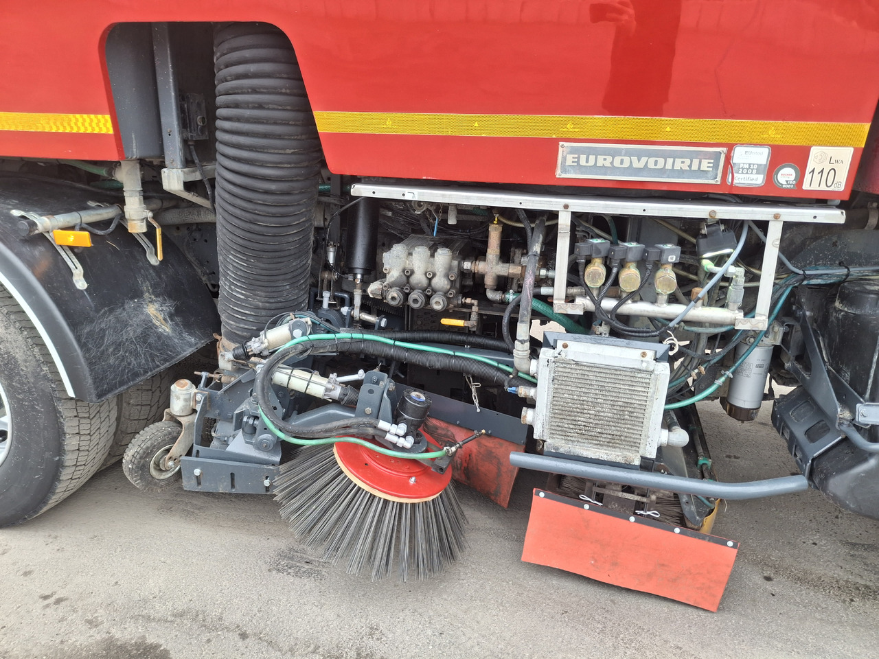 Подметально-уборочная машина MERCEDES-BENZ Axor 1829 Zamiatarka Kehrmaschine BUCHER 2 Motoren Karcher PM10 Odchwaszczarka Sweeper: фото 17 Подметально-уборочная машина MERCEDES-BENZ Axor 1829 Zamiatarka Kehrmaschine BUCHER 2 Motoren Karcher PM10 Odchwaszczarka Sweeper: фото 17