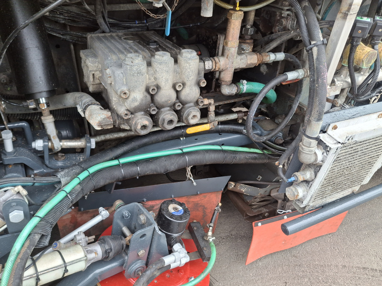 Подметально-уборочная машина MERCEDES-BENZ Axor 1829 Zamiatarka Kehrmaschine BUCHER 2 Motoren Karcher PM10 Odchwaszczarka Sweeper: фото 13 Подметально-уборочная машина MERCEDES-BENZ Axor 1829 Zamiatarka Kehrmaschine BUCHER 2 Motoren Karcher PM10 Odchwaszczarka Sweeper: фото 13