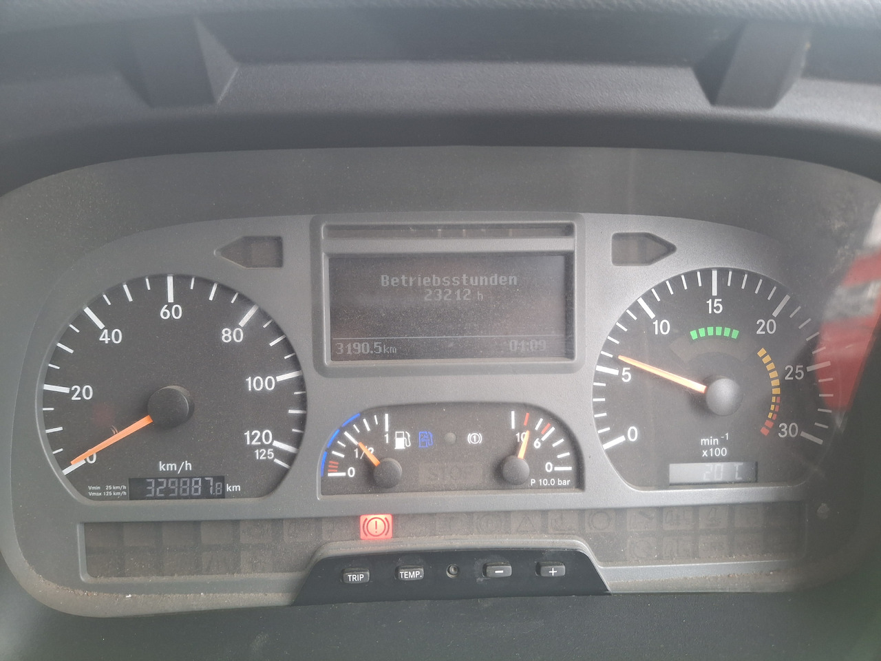 Подметально-уборочная машина MERCEDES-BENZ Axor 1829 Zamiatarka Kehrmaschine BUCHER 2 Motoren Karcher PM10 Odchwaszczarka Sweeper: фото 25 Подметально-уборочная машина MERCEDES-BENZ Axor 1829 Zamiatarka Kehrmaschine BUCHER 2 Motoren Karcher PM10 Odchwaszczarka Sweeper: фото 25