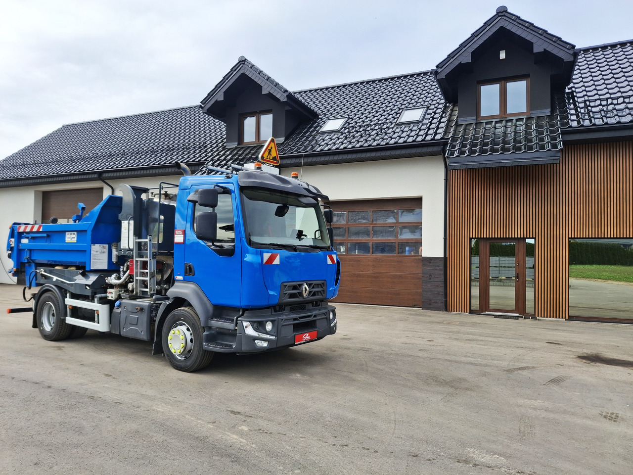 Renault D16 - Гудронатор: фото 1 Renault D16 - Гудронатор: фото 1