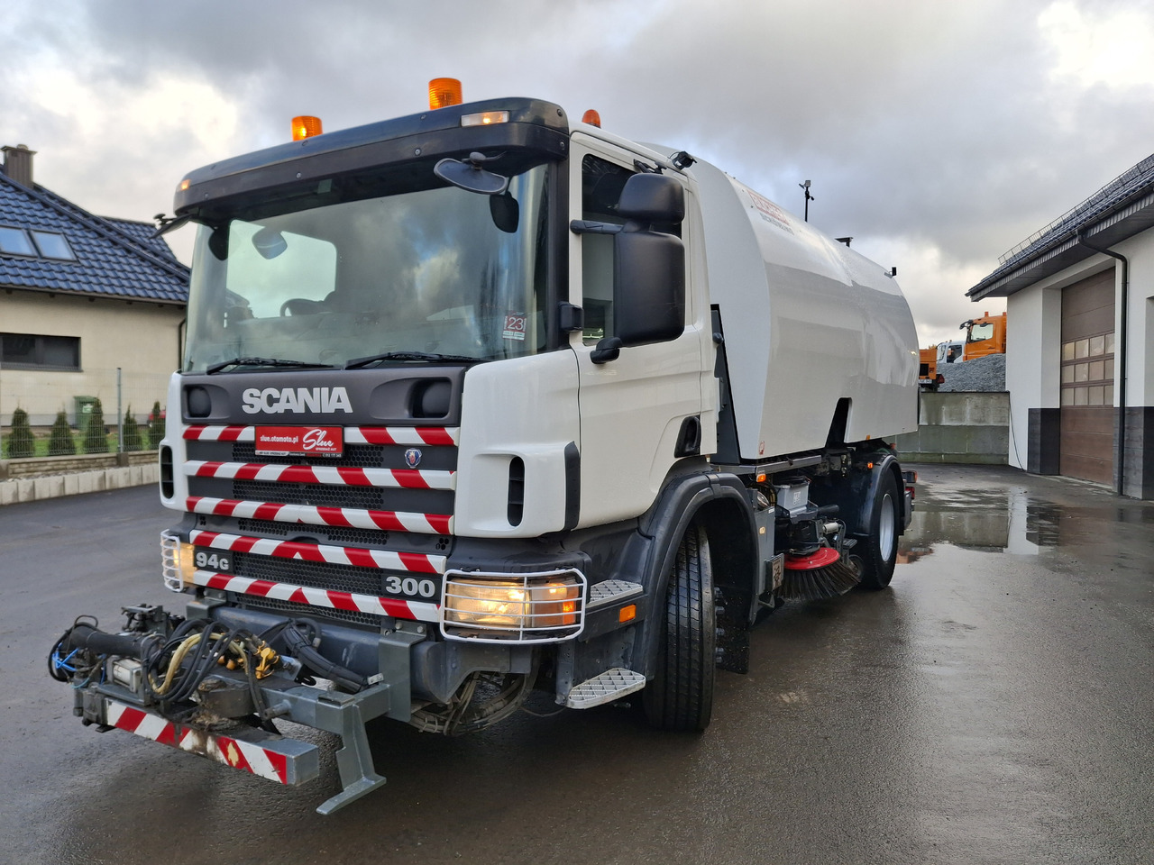 SCANIA 94G Zamiatarka Kehrmaschine BUCHER L/R Frontbürste 2 Motoren Odchwaszczarka Przednia Szczotka - Подметально-уборочная машина: фото 2 SCANIA 94G Zamiatarka Kehrmaschine BUCHER L/R Frontbürste 2 Motoren Odchwaszczarka Przednia Szczotka - Подметально-уборочная машина: фото 2