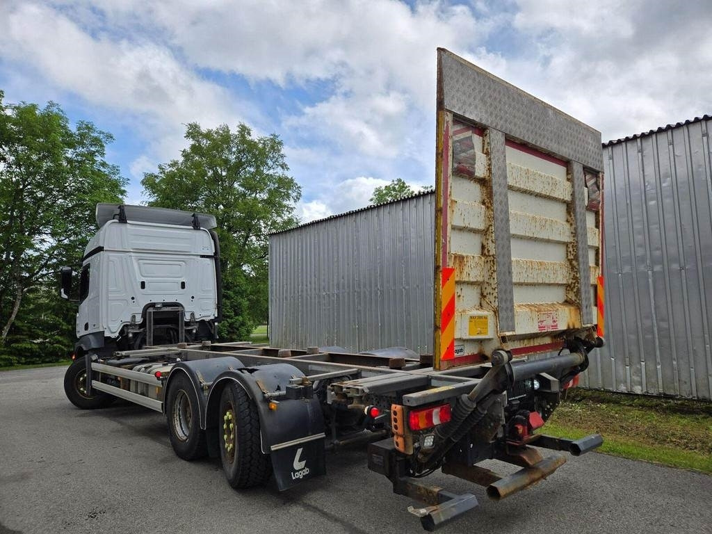 Mercedes-Benz ACTROS 2553 6X2 LAGAB - Грузовик-контейнеровоз/ Сменный кузов: фото 2 Mercedes-Benz ACTROS 2553 6X2 LAGAB - Грузовик-контейнеровоз/ Сменный кузов: фото 2