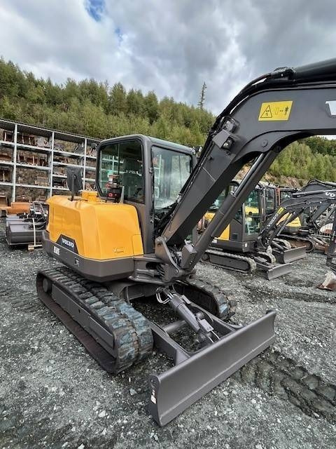 Volvo EC 60 E - Мини-экскаватор: фото 4 Volvo EC 60 E - Мини-экскаватор: фото 4
