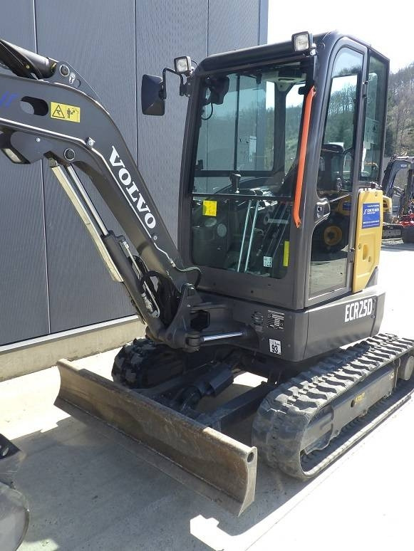 Volvo ECR 25 D - Мини-экскаватор: фото 2 Volvo ECR 25 D - Мини-экскаватор: фото 2