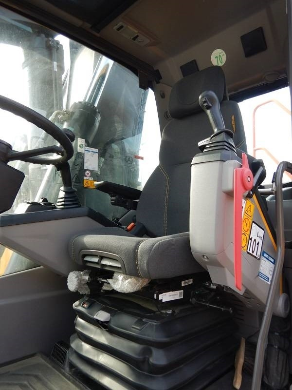 Колёсный экскаватор Volvo EW 220 E: фото 7