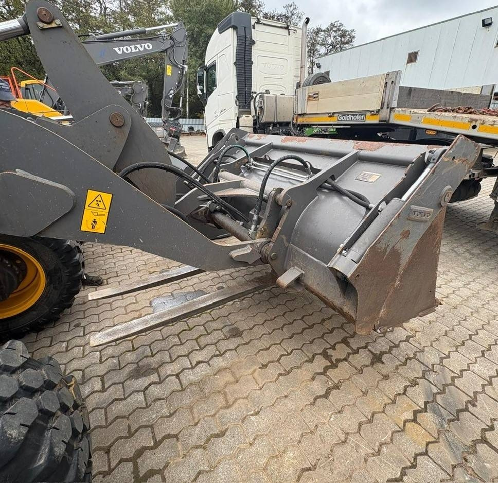 Volvo L 35 G  - Колёсный погрузчик: фото 5 Volvo L 35 G  - Колёсный погрузчик: фото 5