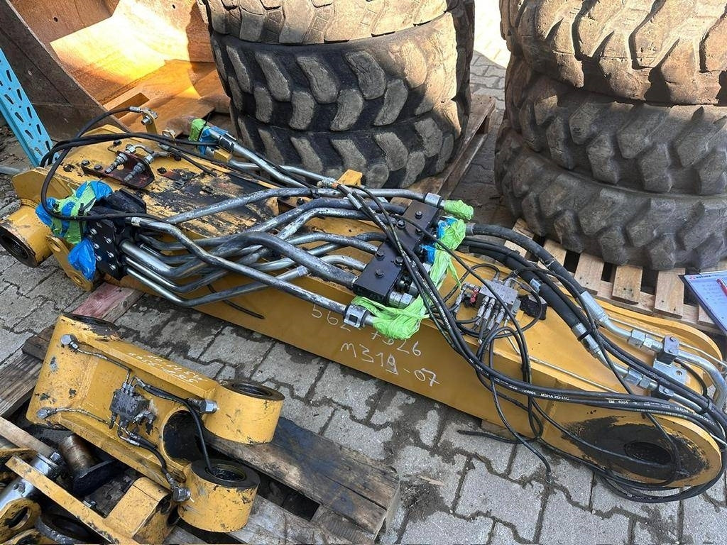CAT 562-7526 / 525-9265 - Boom GP Stub - Стрела для Строительной техники: фото 1 CAT 562-7526 / 525-9265 - Boom GP Stub - Стрела для Строительной техники: фото 1