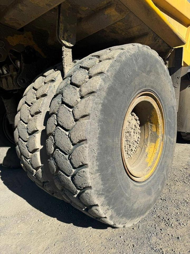 Карьерный самосвал Komatsu HD 405-8: фото 20