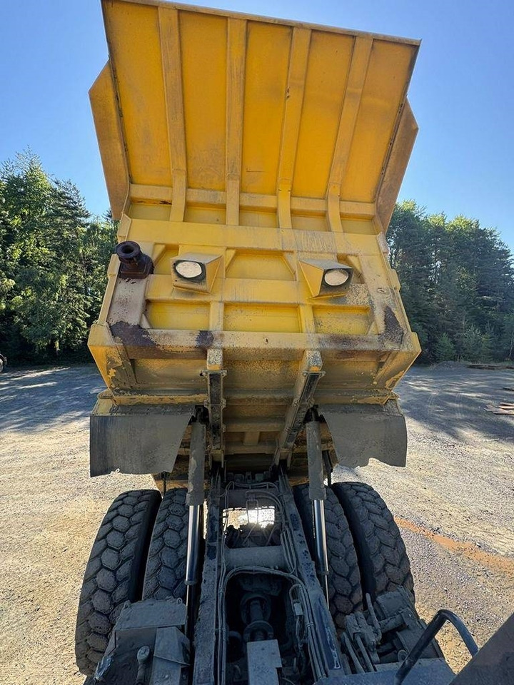 Карьерный самосвал Komatsu HD 405-8: фото 9