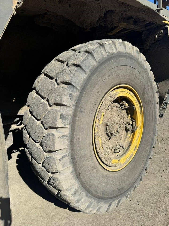 Карьерный самосвал Komatsu HD 405-8: фото 19