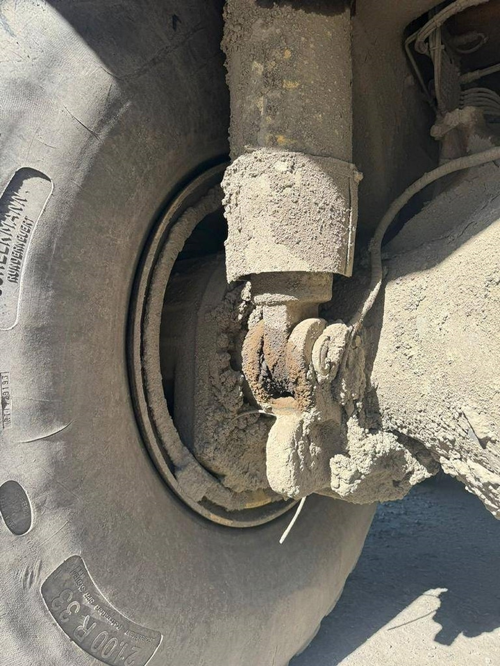 Карьерный самосвал Komatsu HD 405-8: фото 23