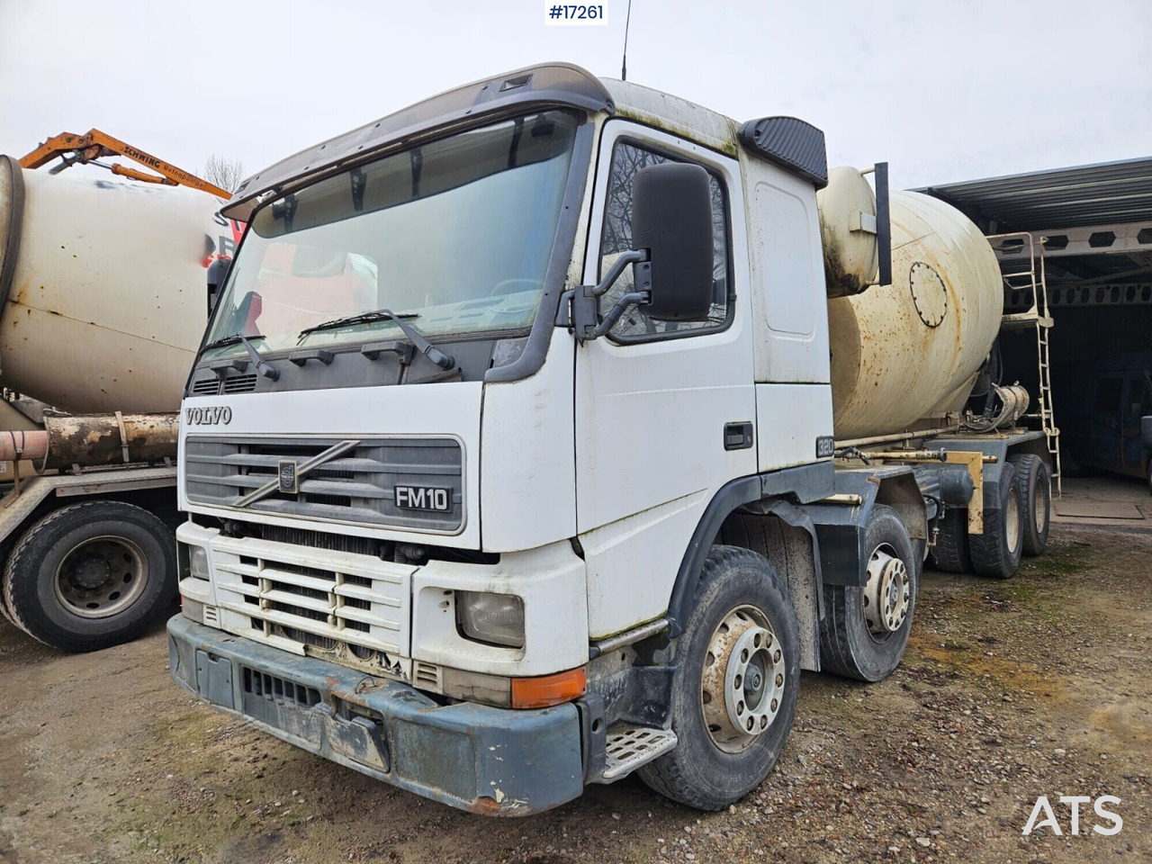 Concrete mixer on VOLVO FM10 8x4 chassis (2002) - Автобетоносмеситель: фото 1 Concrete mixer on VOLVO FM10 8x4 chassis (2002) - Автобетоносмеситель: фото 1