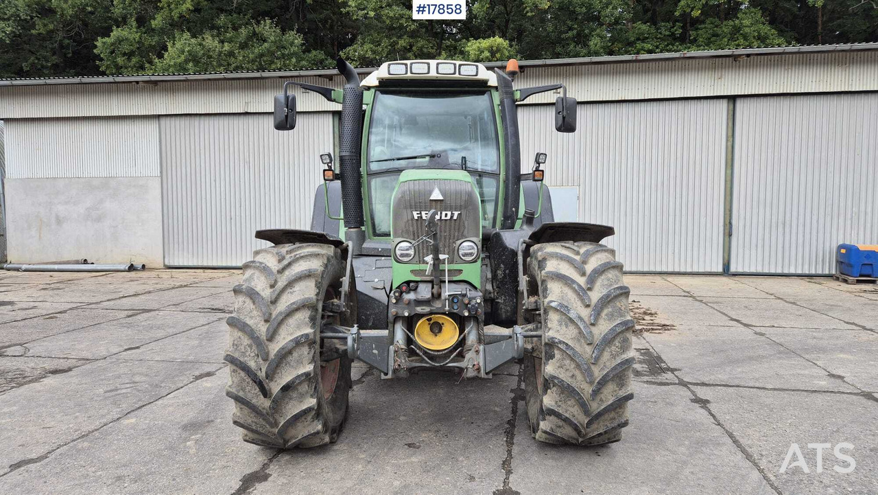FENDT 820 VARIO TMS agricultural tractor (2011) - Трактор: фото 2 FENDT 820 VARIO TMS agricultural tractor (2011) - Трактор: фото 2