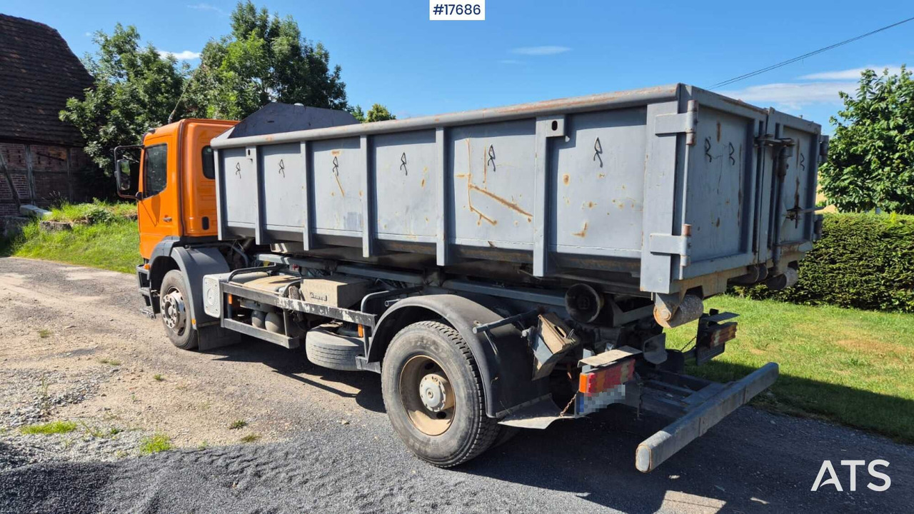 Mercedes-Benz 1828 hooklift (1999) two containers - Крюковой мультилифт: фото 5 Mercedes-Benz 1828 hooklift (1999) two containers - Крюковой мультилифт: фото 5