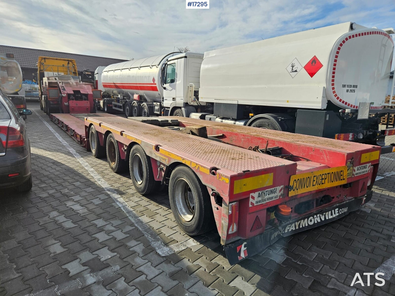 Truck semi-trailer, low-bed FAYMONVILLE MEGAMAX (2017) - Низкорамный полуприцеп: фото 1 Truck semi-trailer, low-bed FAYMONVILLE MEGAMAX (2017) - Низкорамный полуприцеп: фото 1