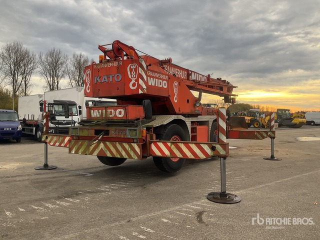 1990 Kato KR-250 25 ton 4x4x4 Rough Terrain Crane - Вседорожный кран: фото 4 1990 Kato KR-250 25 ton 4x4x4 Rough Terrain Crane - Вседорожный кран: фото 4