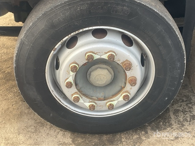 2002 Volvo FM42X6A456 4x2 Sleeper Flatbed Truck - Грузовик бортовой/ Платформа: фото 5 2002 Volvo FM42X6A456 4x2 Sleeper Flatbed Truck - Грузовик бортовой/ Платформа: фото 5