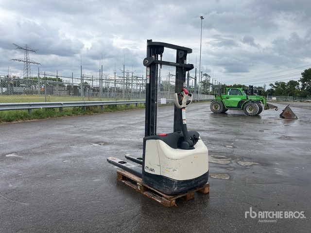 2007 Crown WF 3000 Pallet Jack - Тележка: фото 4 2007 Crown WF 3000 Pallet Jack - Тележка: фото 4
