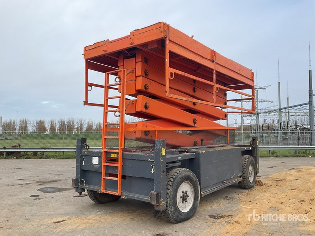 2007 JLG 245-25 4x4 Diesel Scissor Lift - Ножничный подъемник: фото 2 2007 JLG 245-25 4x4 Diesel Scissor Lift - Ножничный подъемник: фото 2