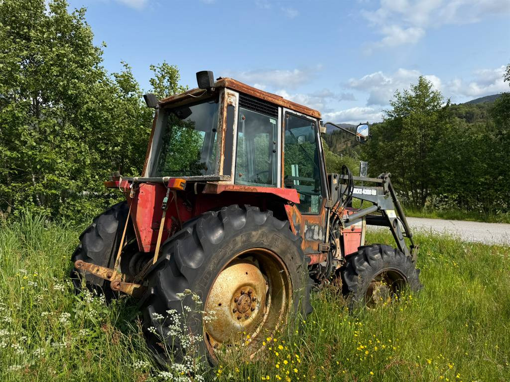 Massey Ferguson 675 - Трактор: фото 2 Massey Ferguson 675 - Трактор: фото 2