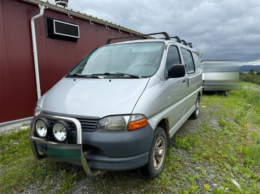 Toyota Hiace 4x4 - Легковой фургон: фото 4 Toyota Hiace 4x4 - Легковой фургон: фото 4