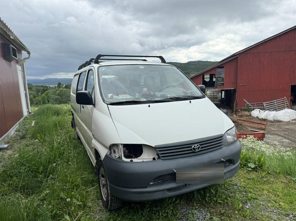 Toyota Hiace 4x4 - Легковой фургон: фото 2 Toyota Hiace 4x4 - Легковой фургон: фото 2