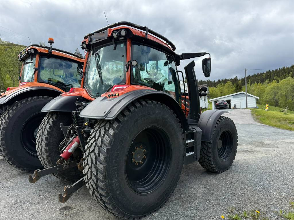 Valtra N175 V inkl. Noremat armklipper kantslåttløsning - Трактор: фото 5 Valtra N175 V inkl. Noremat armklipper kantslåttløsning - Трактор: фото 5