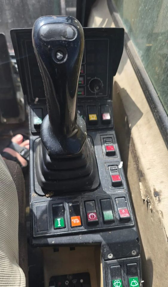 Caterpillar M312 - Колёсный экскаватор: фото 5 Caterpillar M312 - Колёсный экскаватор: фото 5