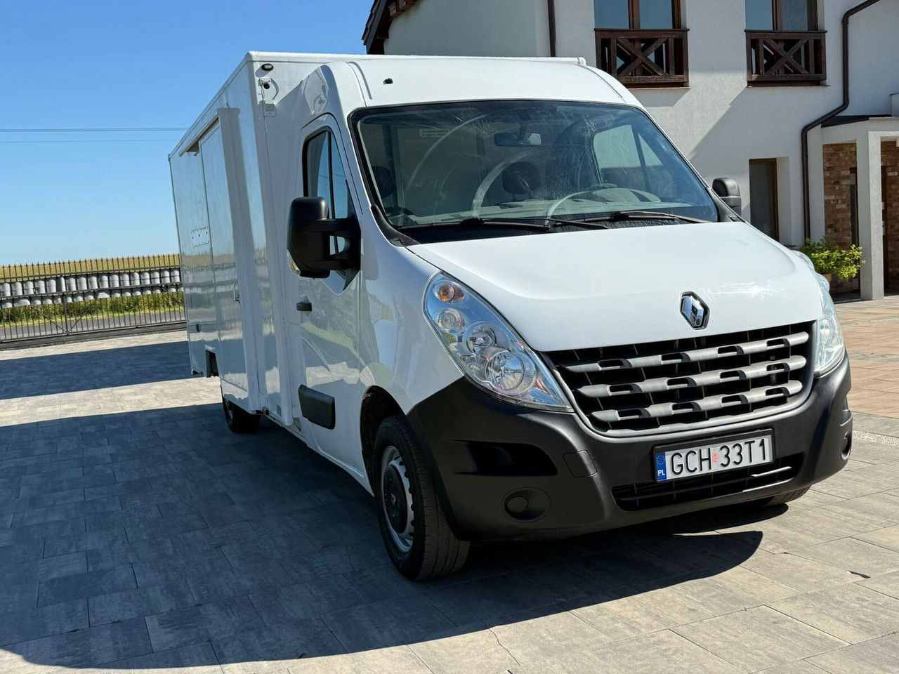 Renault Master Kontener niskopodłogowy Rampa najazdowa Sprowadzony Zarej - Фургон с закрытым кузовом: фото 3 Renault Master Kontener niskopodłogowy Rampa najazdowa Sprowadzony Zarej - Фургон с закрытым кузовом: фото 3