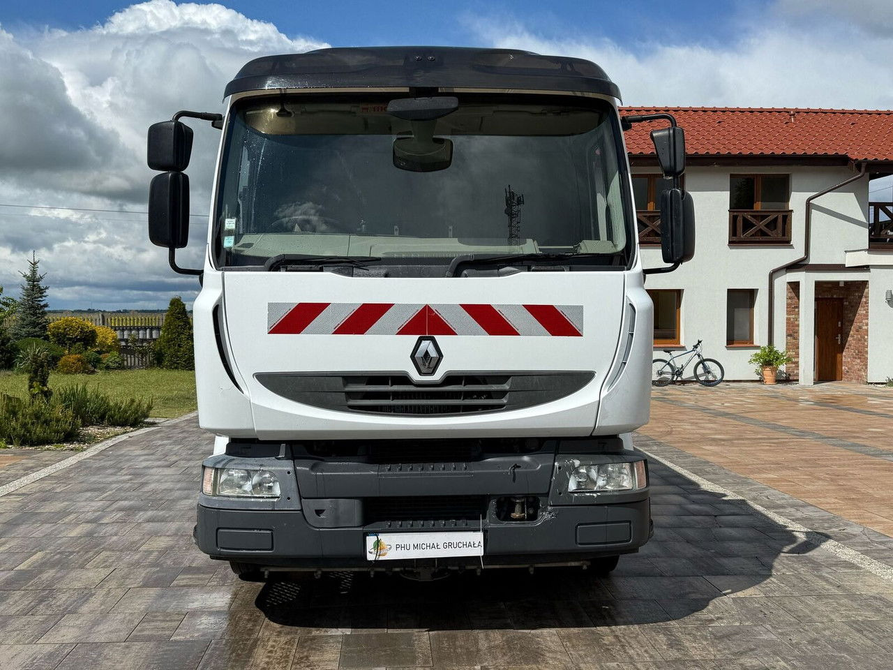 Renault Midlum 270 - Подметально-уборочная машина: фото 2 Renault Midlum 270 - Подметально-уборочная машина: фото 2