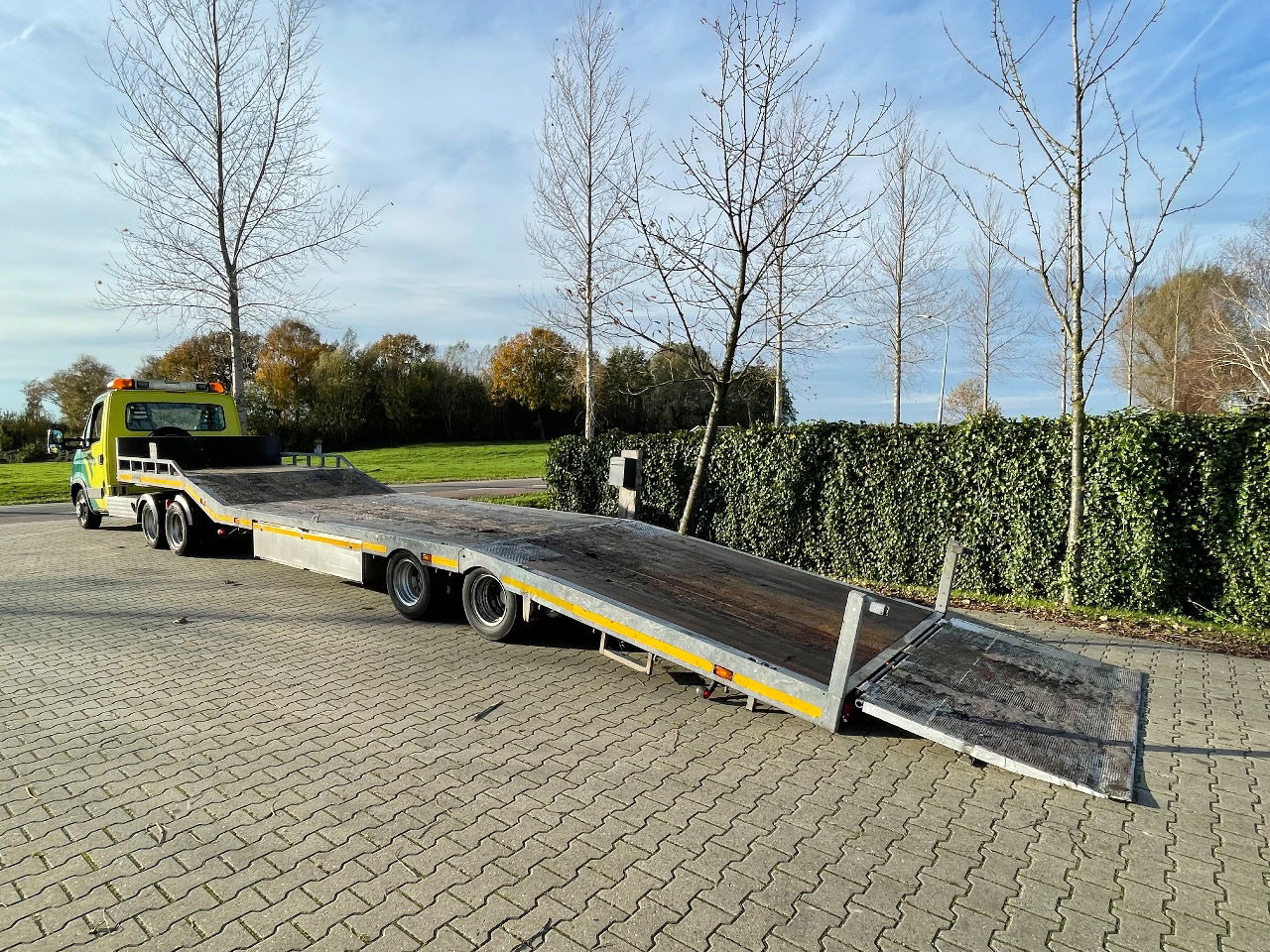 Iveco Daily 35C18 - Малотоннажный седельный тягач, Полуприцеп-автовоз: фото 3 Iveco Daily 35C18 - Малотоннажный седельный тягач, Полуприцеп-автовоз: фото 3