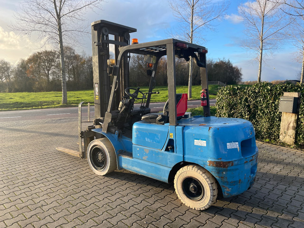 Nissan 3.5 tons diesel heftruck triplo 5.50m Hefhoogte 2000 uur - Вилочный погрузчик: фото 2 Nissan 3.5 tons diesel heftruck triplo 5.50m Hefhoogte 2000 uur - Вилочный погрузчик: фото 2