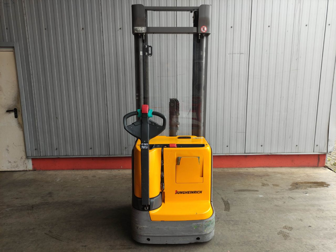 Jungheinrich EJC 214 - Штабелер: фото 4 Jungheinrich EJC 214 - Штабелер: фото 4