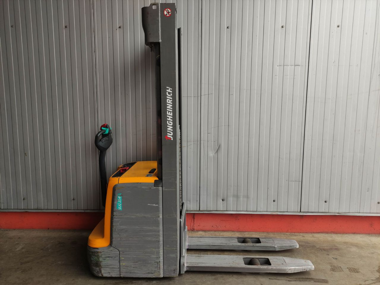 Jungheinrich EJC 214 - Штабелер: фото 2 Jungheinrich EJC 214 - Штабелер: фото 2