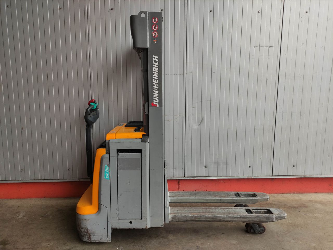 Jungheinrich EJC 216 Z - Штабелер: фото 2 Jungheinrich EJC 216 Z - Штабелер: фото 2