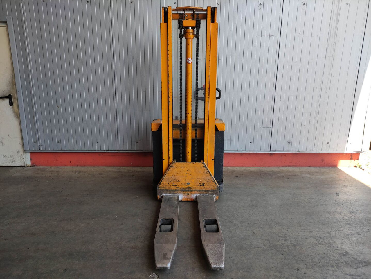 Jungheinrich EJC A 12.5 - Штабелер: фото 3 Jungheinrich EJC A 12.5 - Штабелер: фото 3