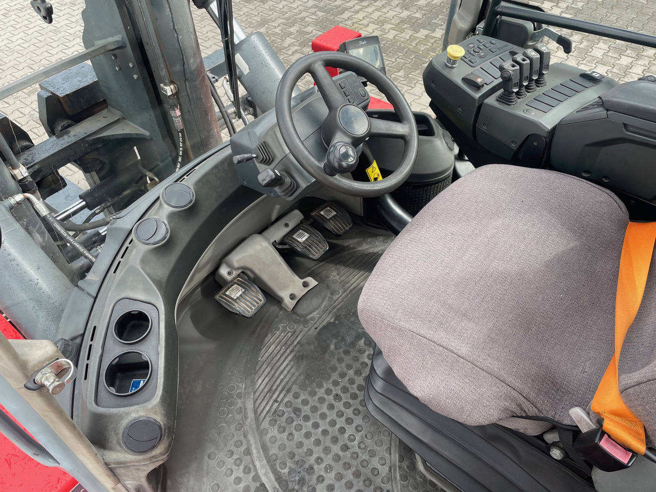 Kalmar DCG160-12 - Контейнерный погрузчик: фото 5 Kalmar DCG160-12 - Контейнерный погрузчик: фото 5