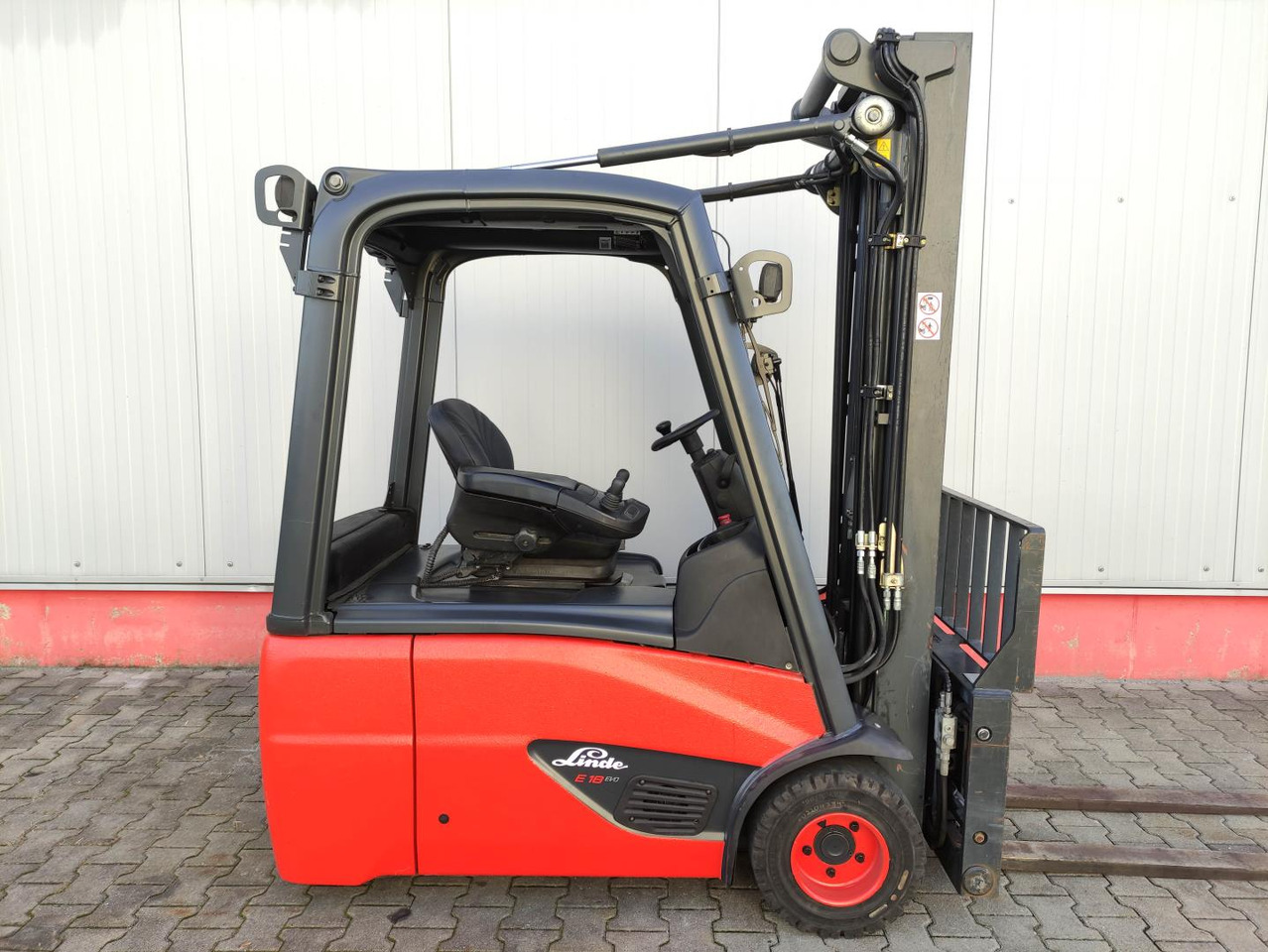 Linde E18-02-386 (LACK NEU) - Электропогрузчик: фото 2 Linde E18-02-386 (LACK NEU) - Электропогрузчик: фото 2