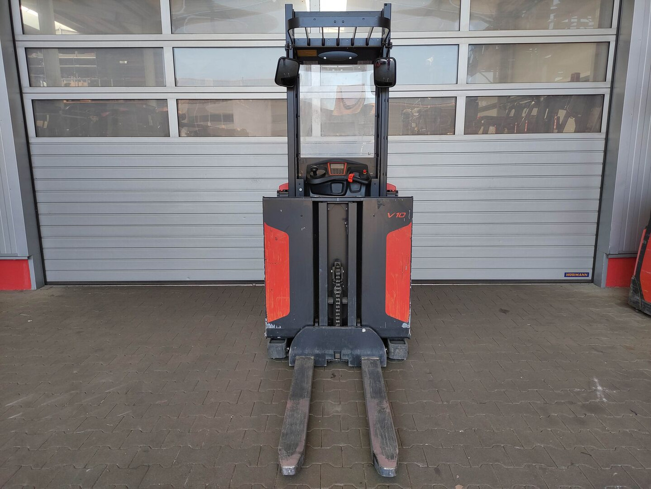 Linde V10-02 - Сборщик заказов: фото 3 Linde V10-02 - Сборщик заказов: фото 3