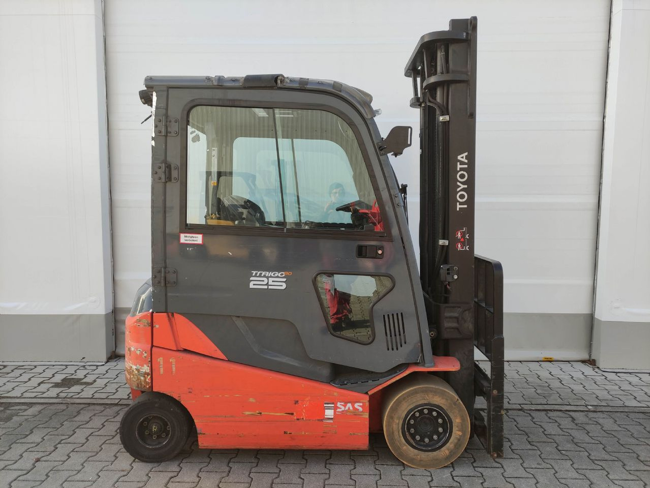 Toyota 8FBMKT25 - Электропогрузчик: фото 2 Toyota 8FBMKT25 - Электропогрузчик: фото 2