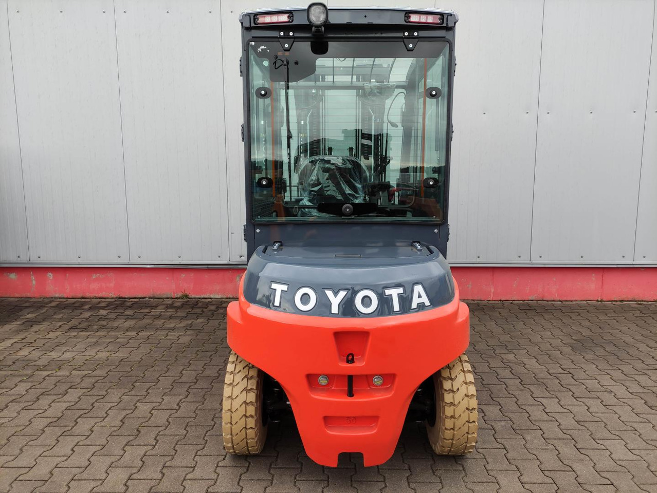 Toyota 8FBMT50 (NEU) - Электропогрузчик: фото 3 Toyota 8FBMT50 (NEU) - Электропогрузчик: фото 3